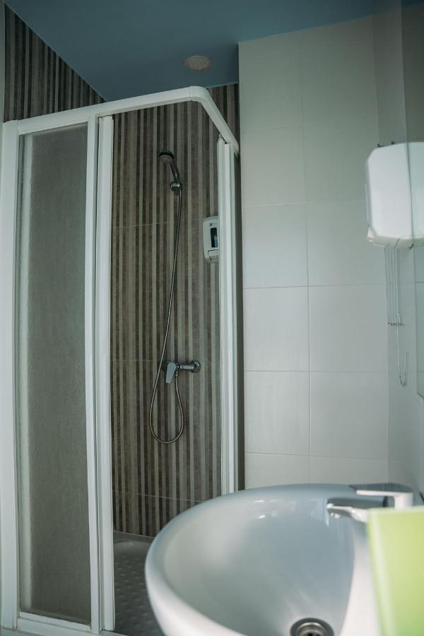 Hostal Brisas De Conil Conil De La Frontera Luaran gambar